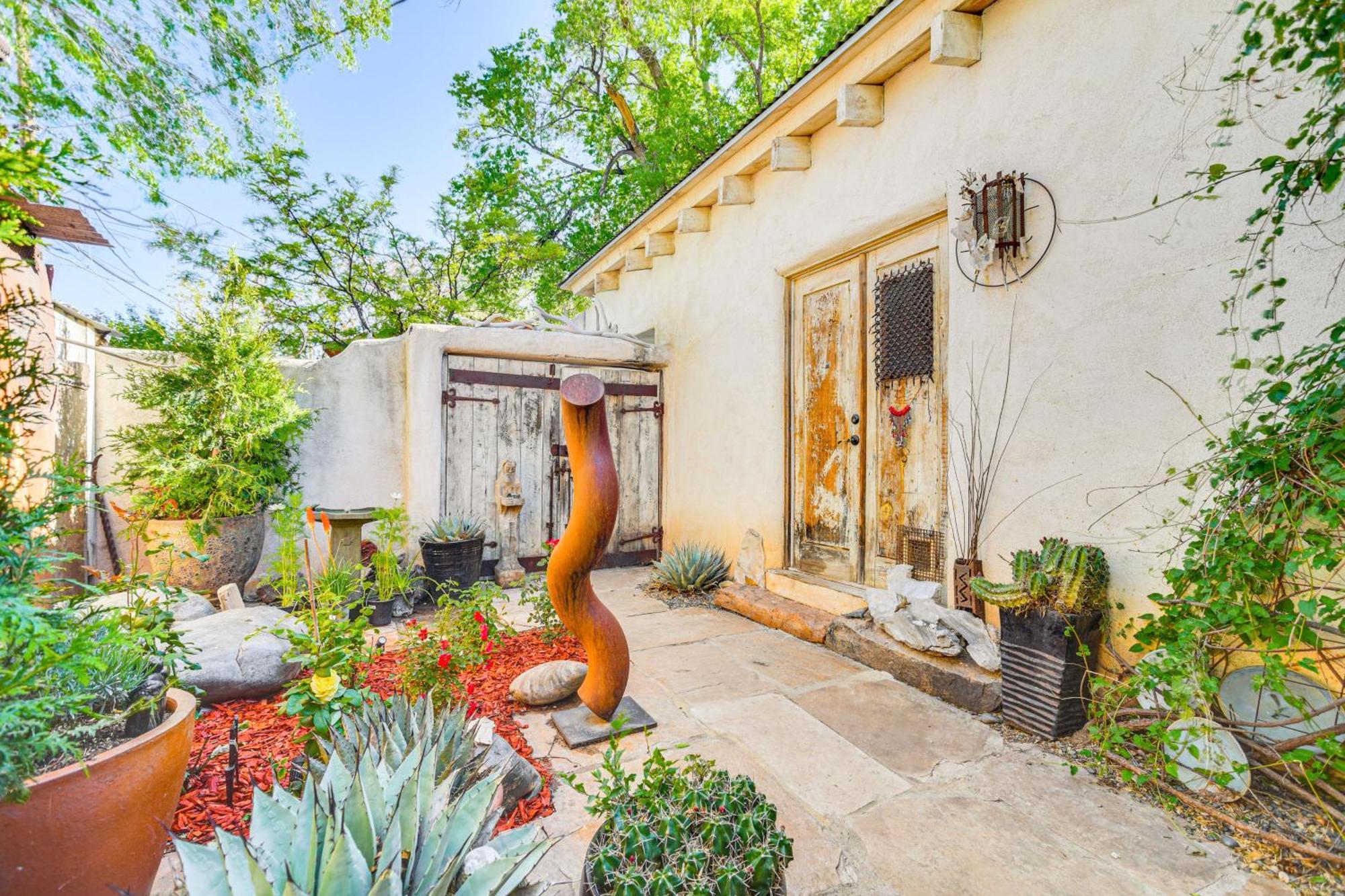 Adobe Studio 2 Blocks To Downtown Santa Fe Plaza! Extérieur photo