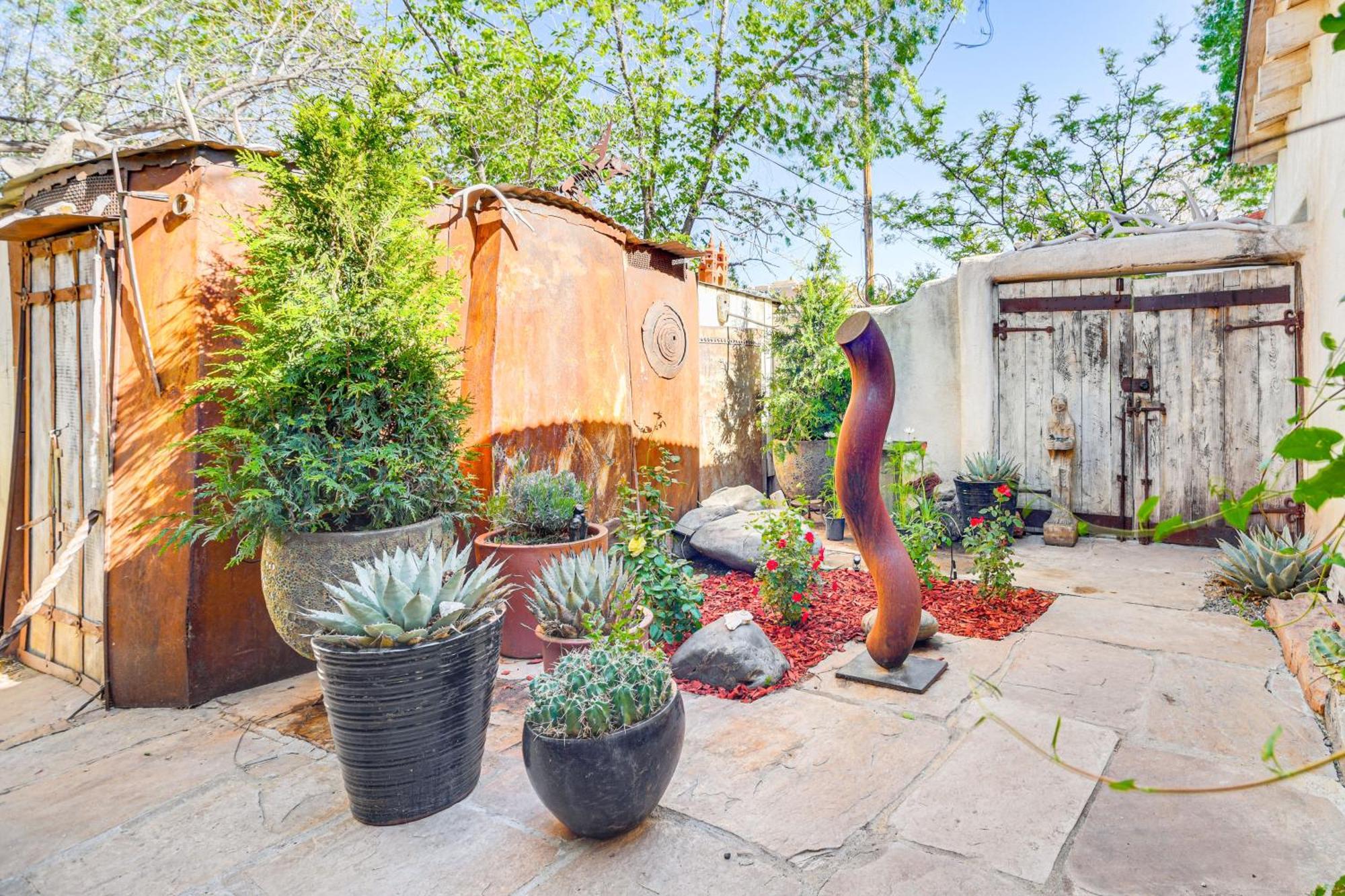 Adobe Studio 2 Blocks To Downtown Santa Fe Plaza! Extérieur photo